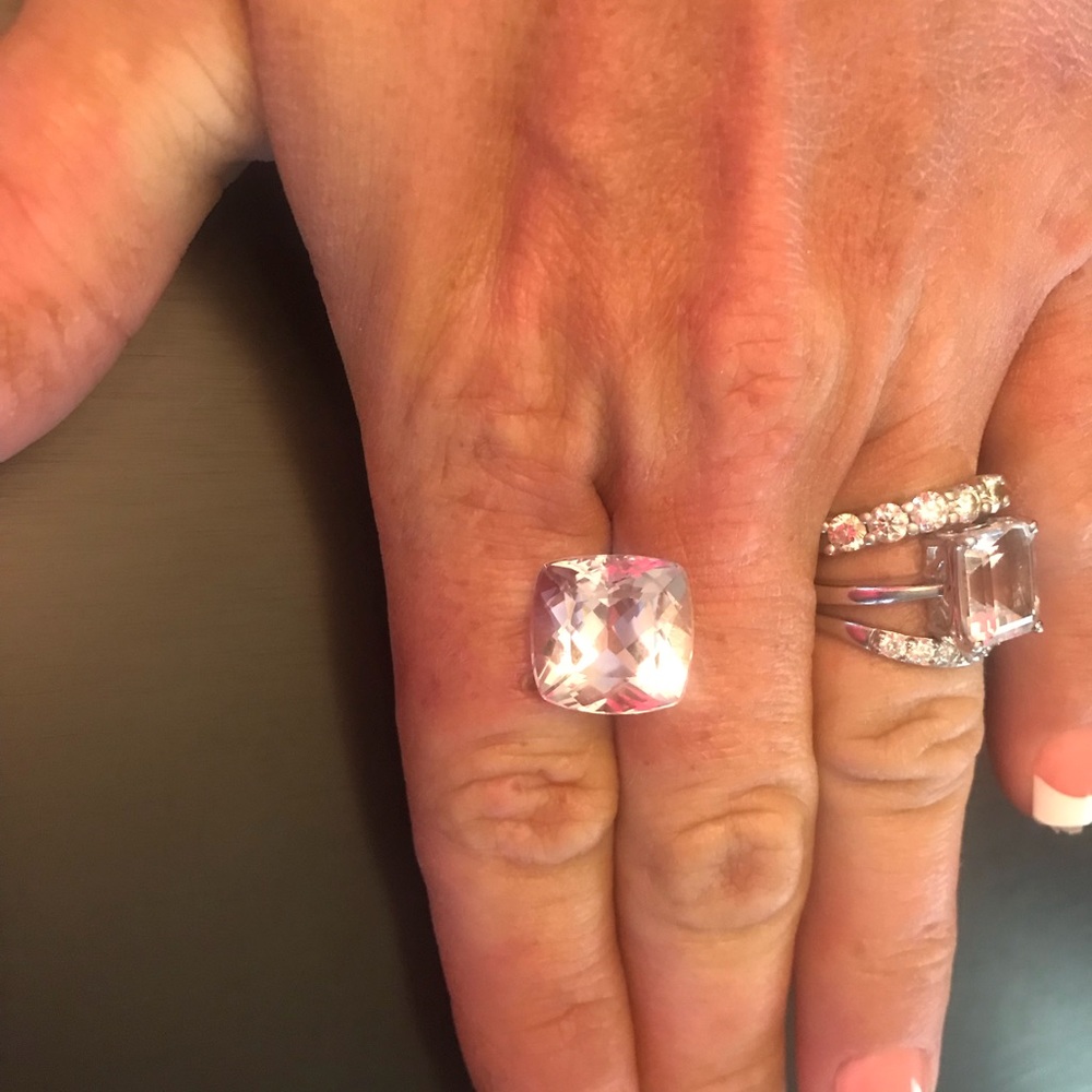 Ballet pink 15.55ct natural Kunzite